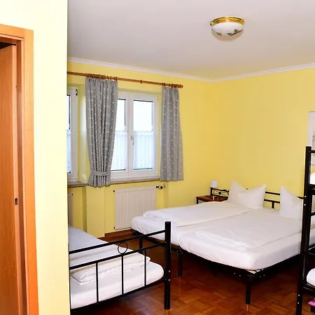 Gasthof Und Zum Hirsch Hotel