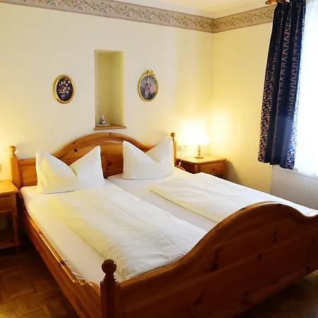 Gasthof Und Zum Hirsch Hotel