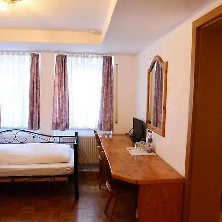 Hotel Gasthof Und Zum Hirsch 3*