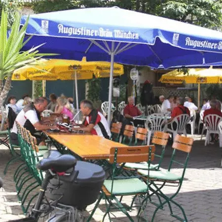 Gasthof Und Zum Hirsch 3*